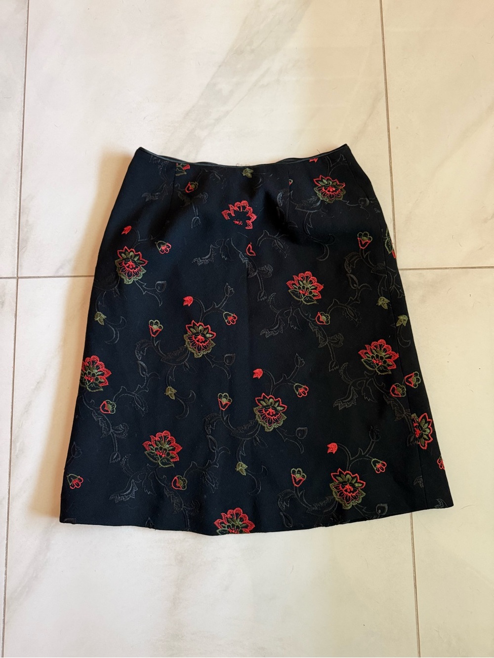 Oscar de la Renta Black Embroidered  A-Line Skirt 6P